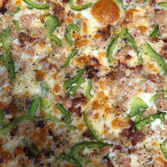 White Clams Casino Pie 18".