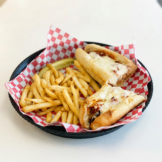 CHICKEN PARM SUB